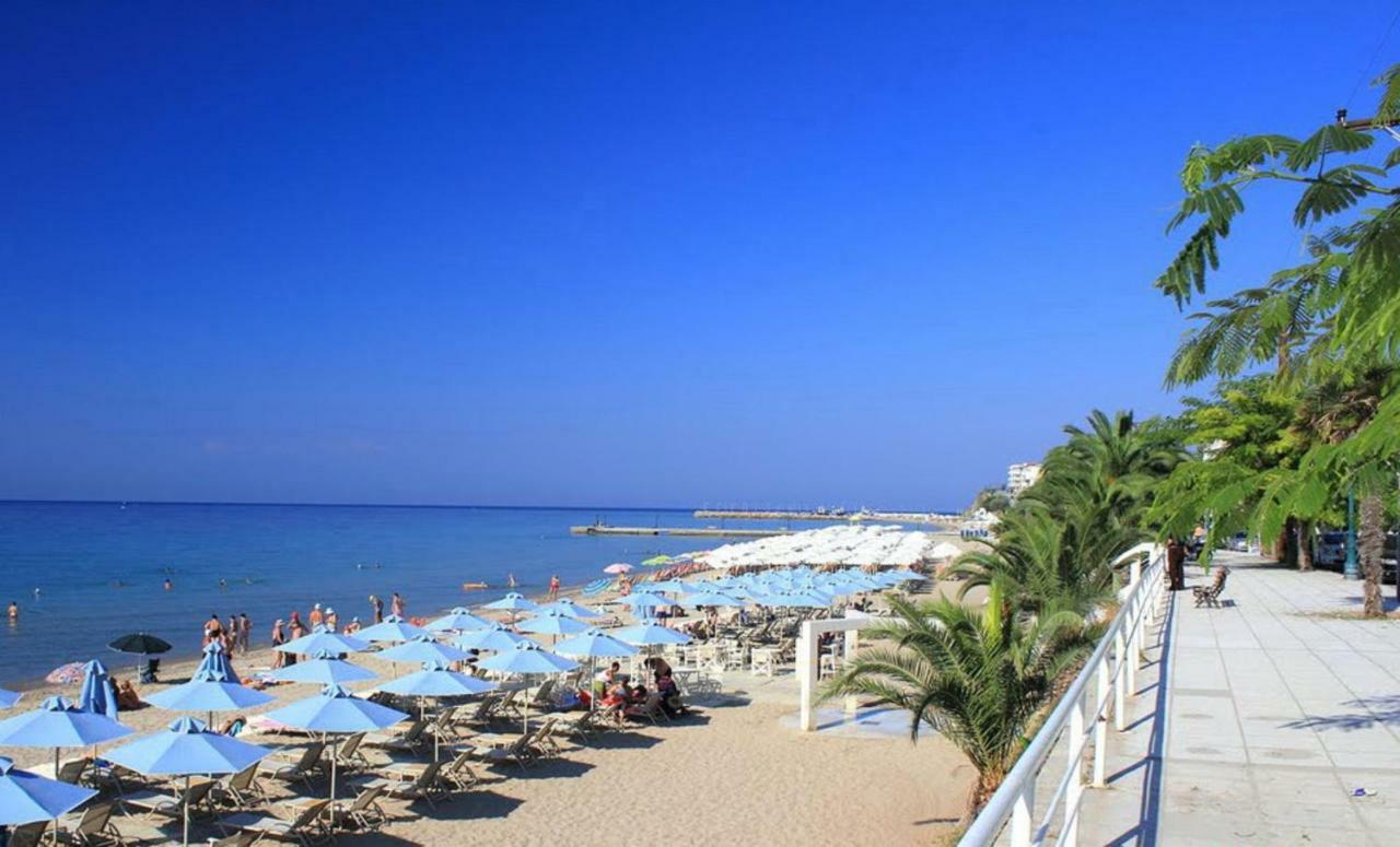 Sea Star Apartments Kallikratia Nea Kallikrateia Exteriér fotografie